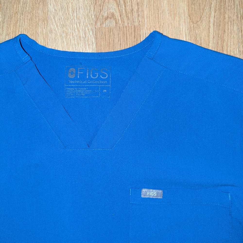 Figs scrub top Size M, Royal blue